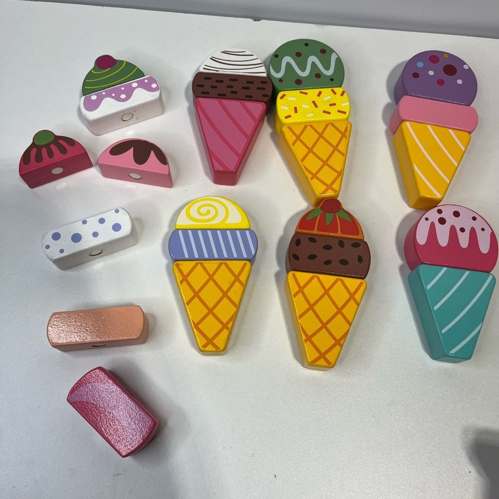 Colorful Wooden Ice Cream Truck Pull Toy with Magnetic Ice Cream blocks - Picture 8 of 12